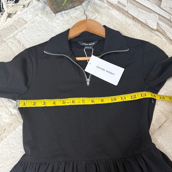 URBAN REVIVO Small Elegant Black Maxi Dress - Picture 10 of 14